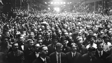 A crowd of Allis Chalmers workers waiting to hear a campaign speech by William Howard Taft (1857-1930) during his successful campaign for the US Presidency in 1908.
