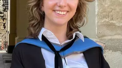 lauren fox  esrc headshot nov24